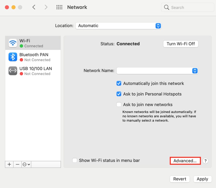 Accès aux préférences réseau avancées sous macOS.