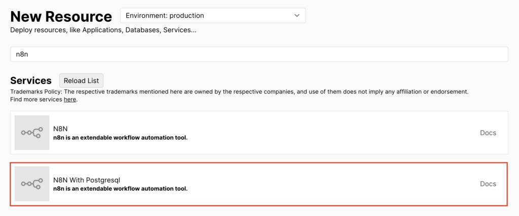 Le service N8N With Postgresql dans la page New Resource de Coolify
