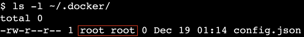 Sortie du terminal montrant que root est propriétaire des fichiers de configuration Docker