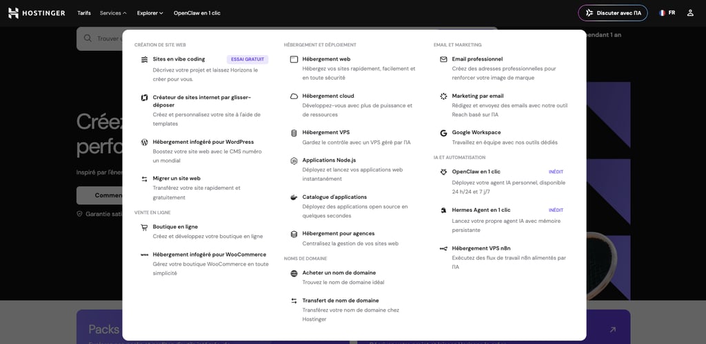 Menu déroulant Hostinger affichant des options organisées pour l’hébergement, les sites web et les noms de domaine