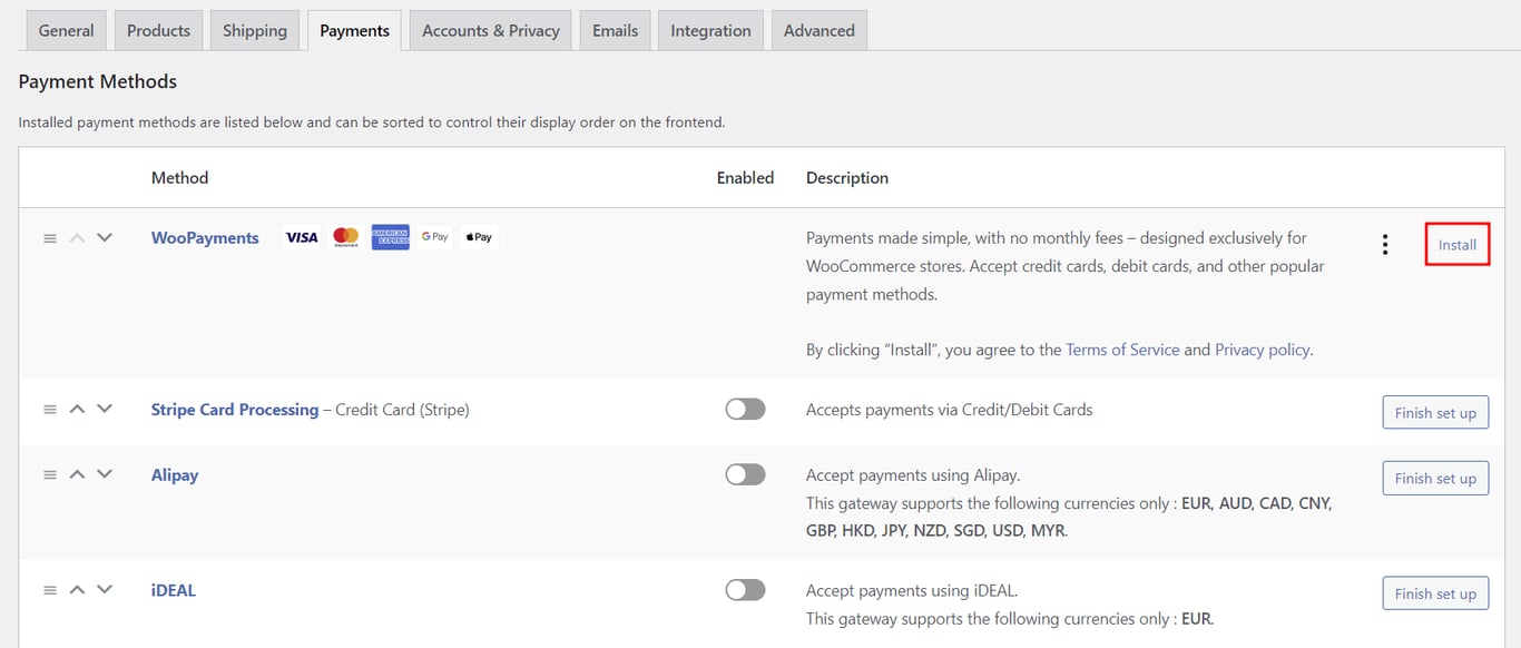 Metody płatności WooCommerce, z zaznaczonym przyciskiem instalacji WooPayments