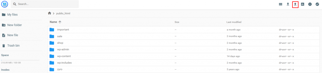 دليل public_html الموجود على hPanel مع تمييز أيقونة التحميل