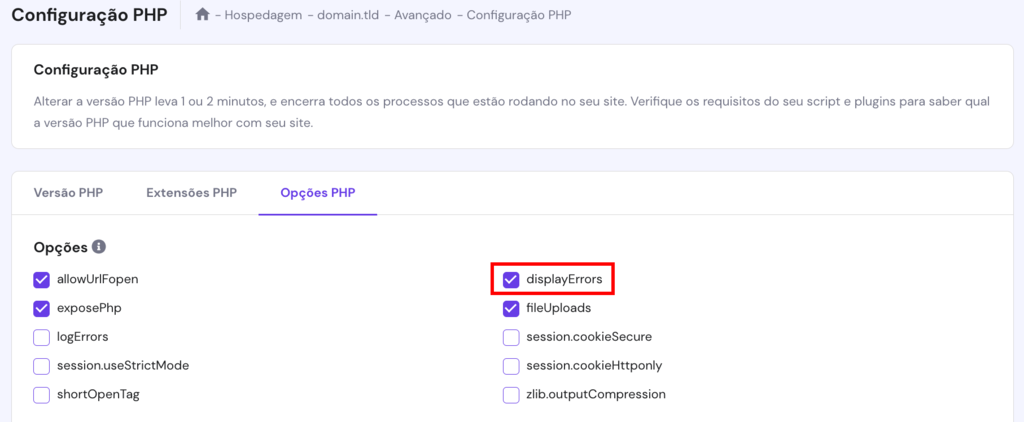 Se&ccedil;&atilde;o de op&ccedil;&otilde;es de PHP no hPanel. A op&ccedil;&atilde;o Exibir erros est&aacute; destacada
