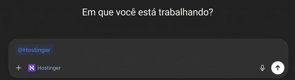 Painel de conversa do ChatGPT com a marcação @Hostinger