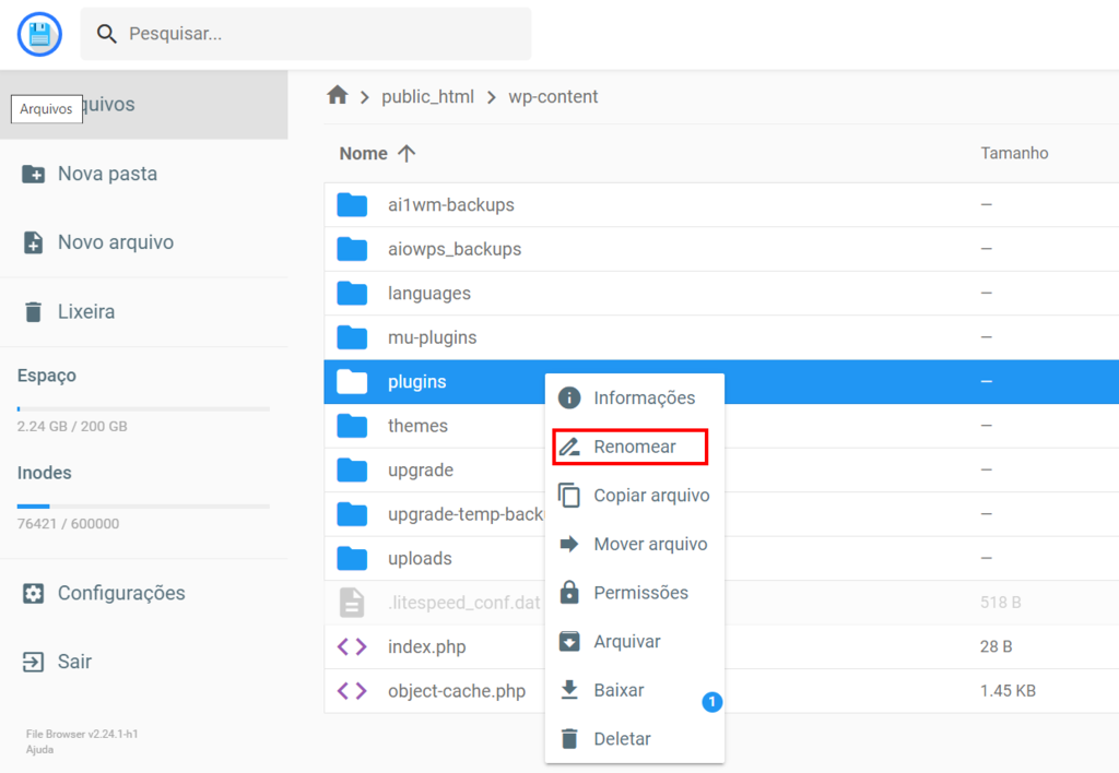 A interface do Gerenciador de arquivos da Hostinger, mostrando o conteúdo da pasta wp-content. A pasta Plugin e o comando Renomear estão destacados