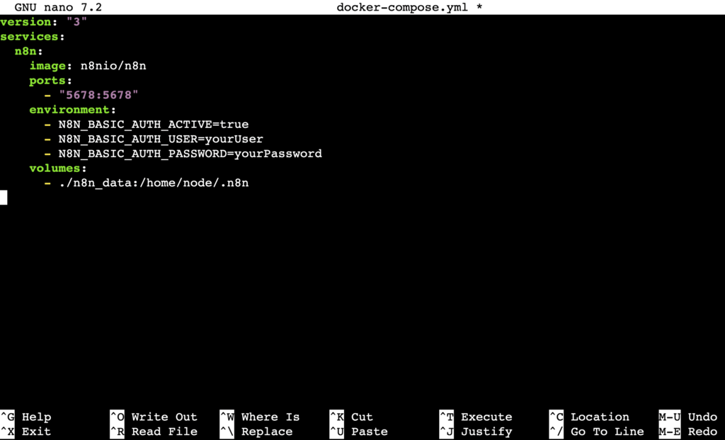 Comando no terminal abrindo o arquivo docker-compose.yml no editor de texto nano.