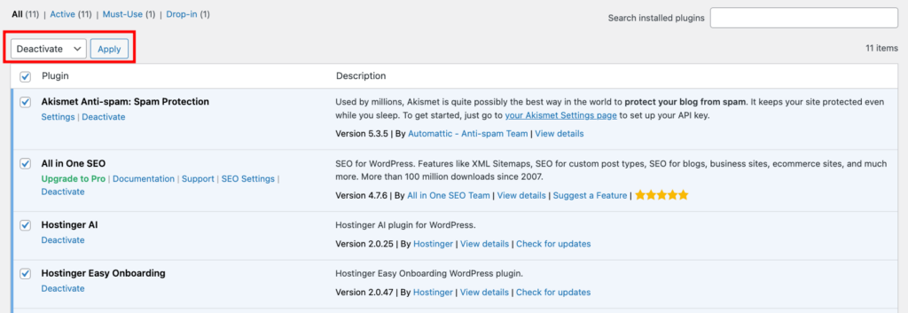 P&aacute;gina de plugins do WordPress mostrando a a&ccedil;&atilde;o em massa para desativar plugins.