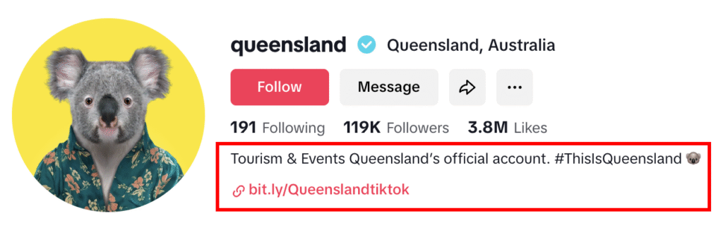 Perfil do TikTok da Tourism and Events Queensland, mostrando o link na bio.