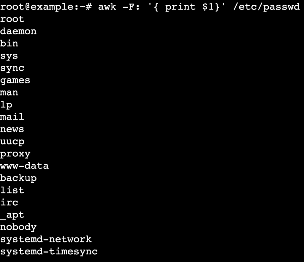 Terminal exibindo a saída do comando awk para listar nomes de usuário de /etc/passwd