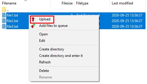 CyberPanel: opção “Upload” destacada no menu de contexto de arquivos via FTP