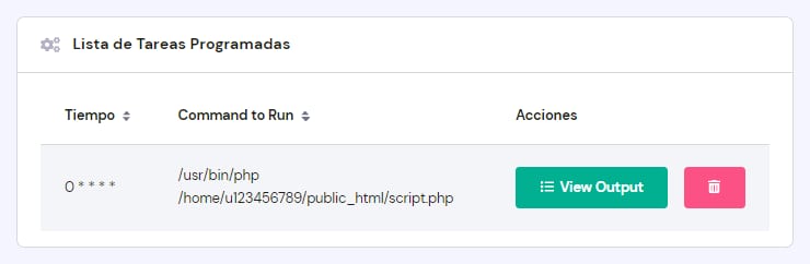 Hostinger: lista de tareas programadas con el comando PHP y el botón Ver salida destacado