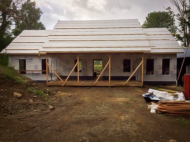 Roof sheathing on a new home build