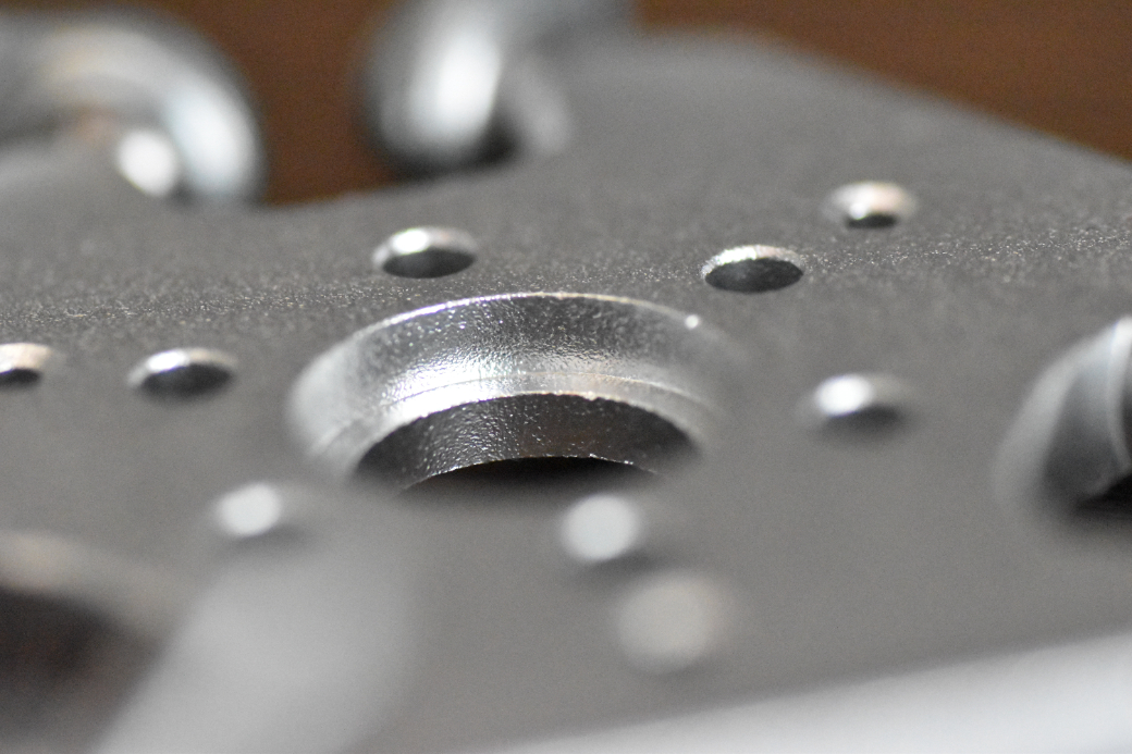 아노다이징 대비 다른 표면 처리 방법: 코팅, 염색