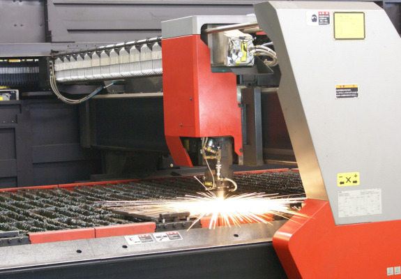 레이저 커팅기: 금속과 비금속 레이저 커팅의 차이점