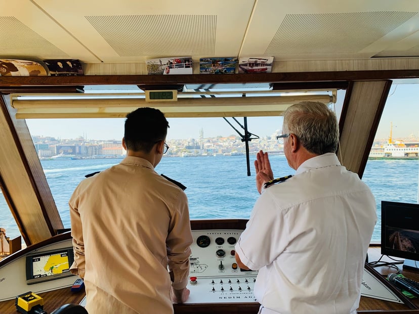 men-in-seafarer-jobs-on-vessel-bridge.jpeg