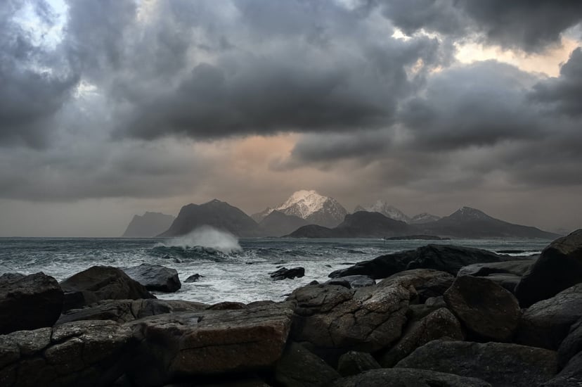 10 Inspirational Quotes for Seamen About Storms
