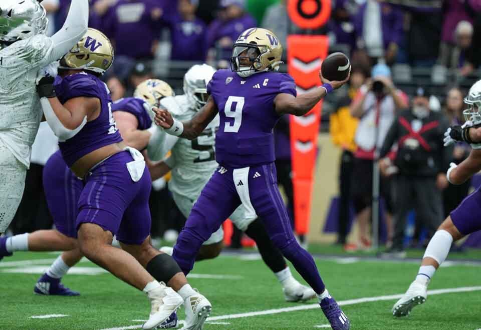 #8 Oregon vs #7 Washington Football Game