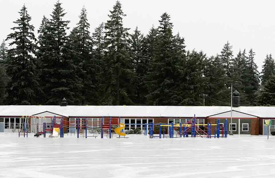 Freezing Rain and Temperatures Continue in Oregon