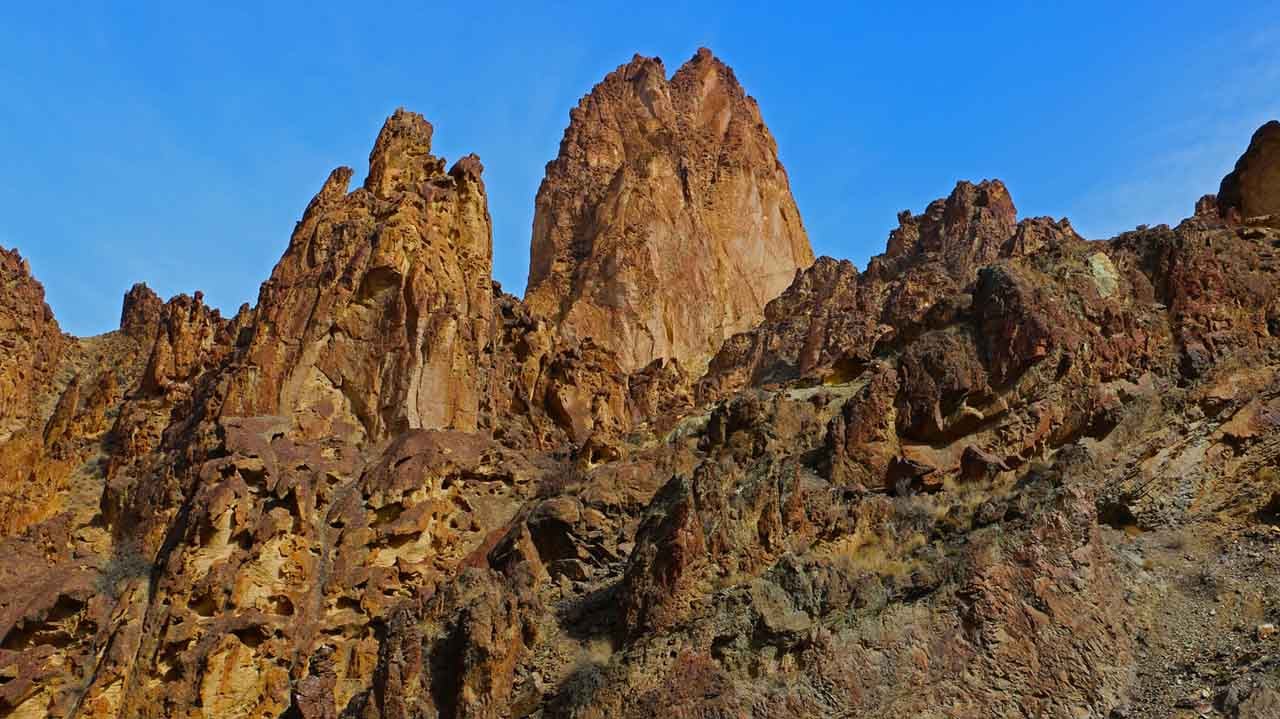 Timber Gulch cliffs, Timber Gulch road