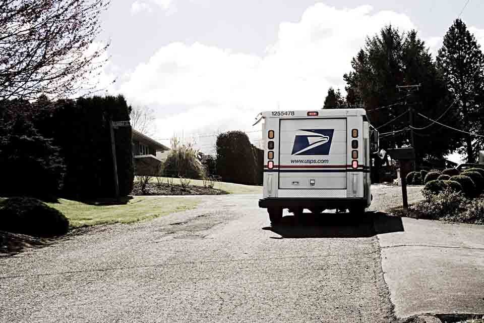 USPS Mail Truck Oregon