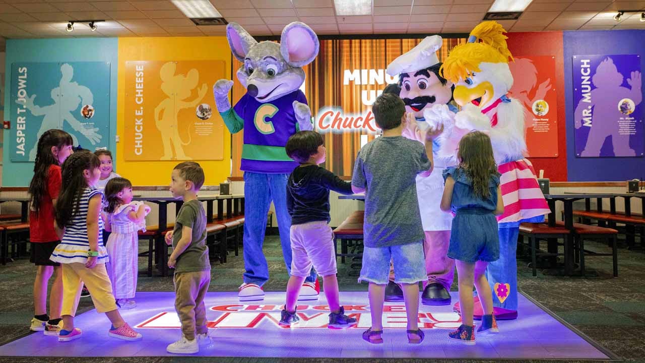 Chuck E. Cheese Opening Medford Oregon