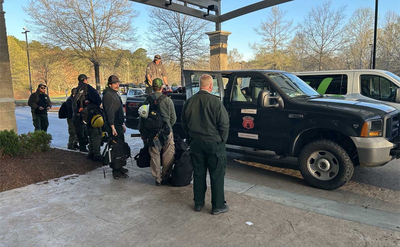 NC Forest Service shuttling ODF firefighters to the engines