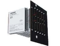 用于连接 I/O 模块的 EtherCAT 总线耦合器模块，带黑色前面板和白色外壳