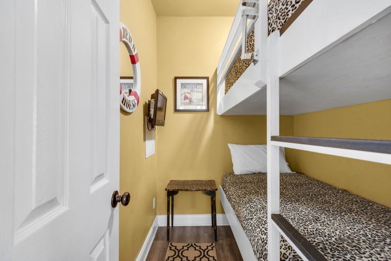 Coconut Cv - 1st Floor Twin Over Twin Bunk Room w/ TV