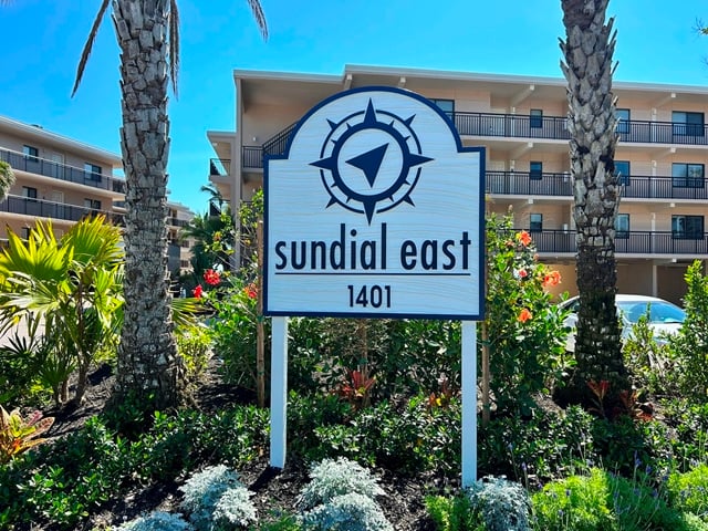 Sundial O306
