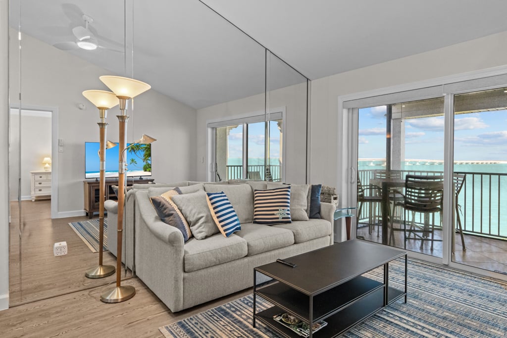 Mariner Pointe 1083