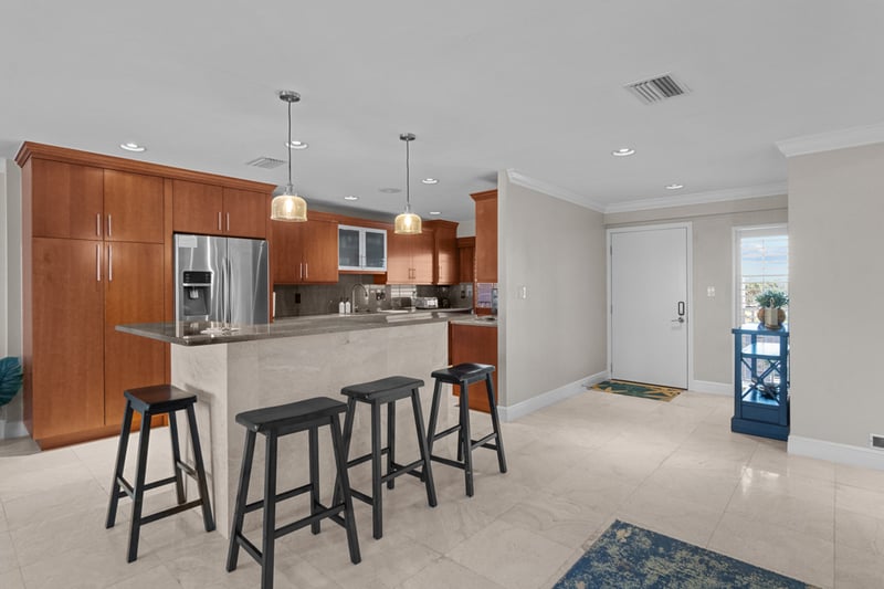 Lighthouse Point 325