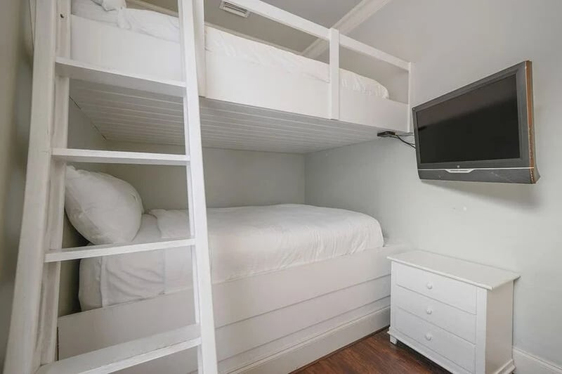 Beach Daze - Bunk Room