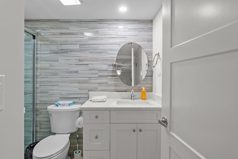 Guest Bathroom 