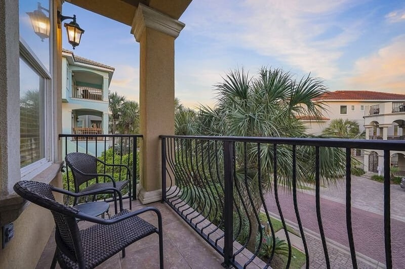 Beach Daze - Balcony 