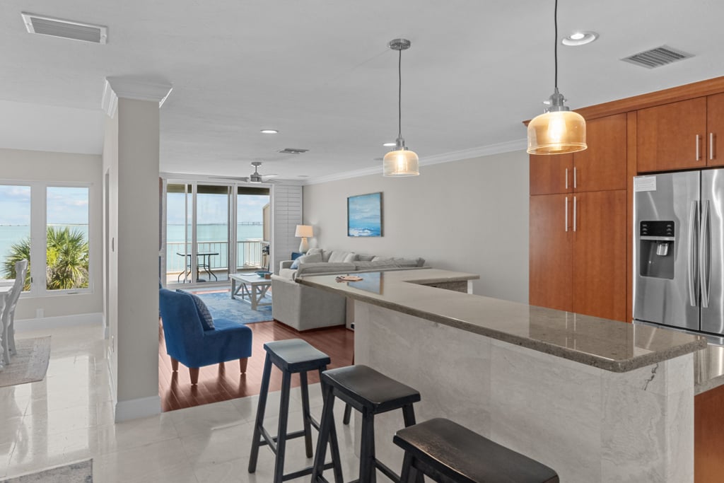 Lighthouse Point 325