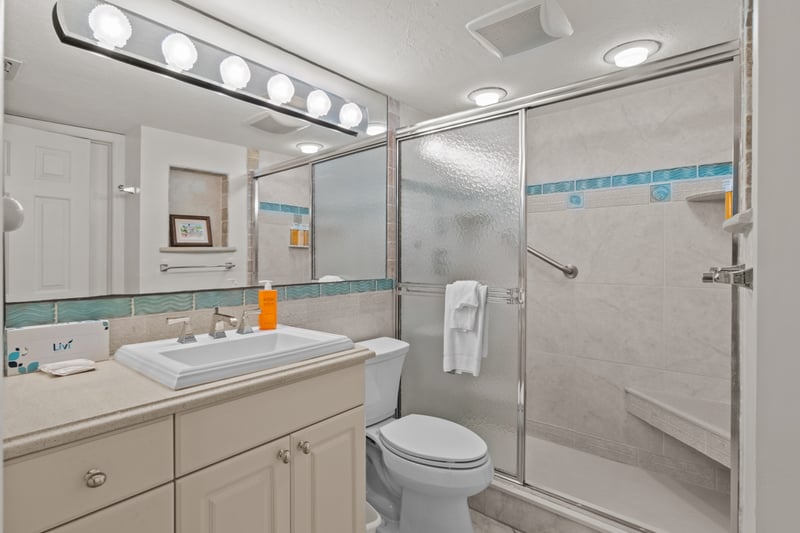Guest Bathroom 