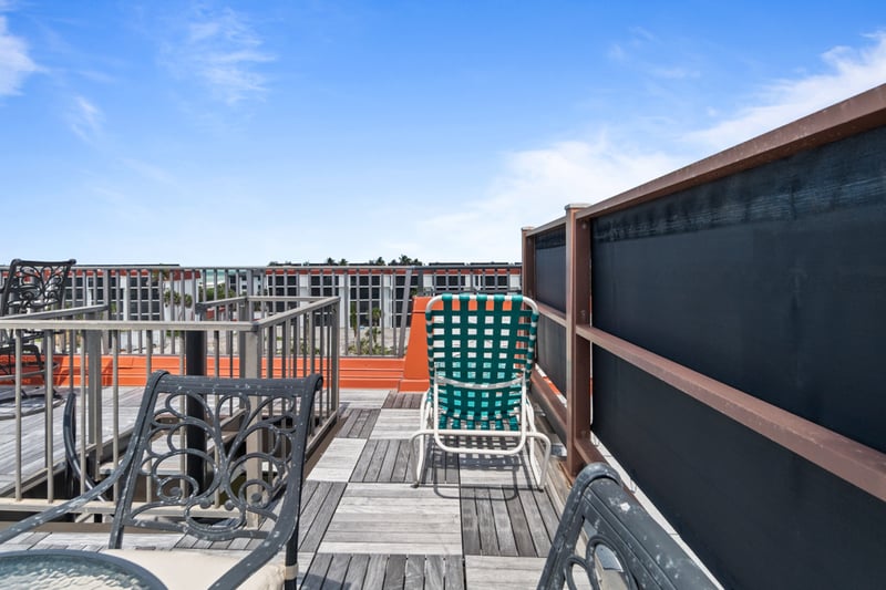 Upper Deck