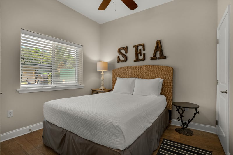 Alerio 104 - Guest Bedroom - W/TV