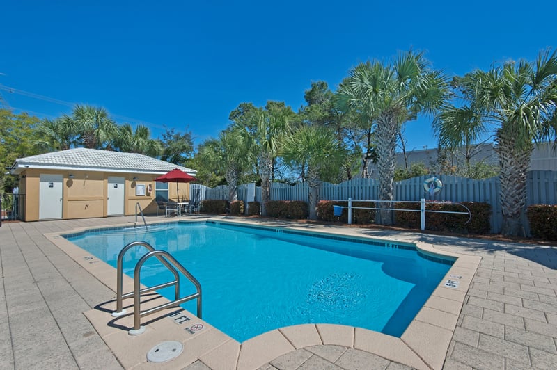 Emerald Shores Amenities: 2 of 2 Pools w/ Restrooms
