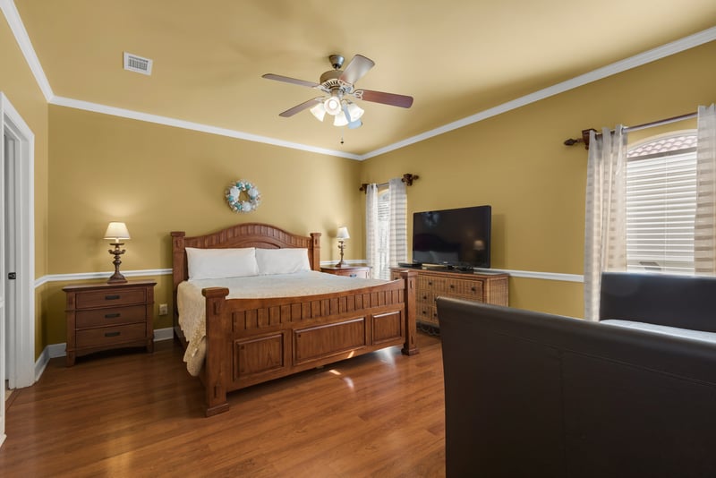 Coconut Cv - Master King Suite w/ HDTV, Day Bed, Private Bath