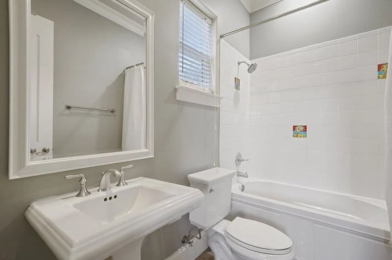Beach Daze - guest Bathroom 