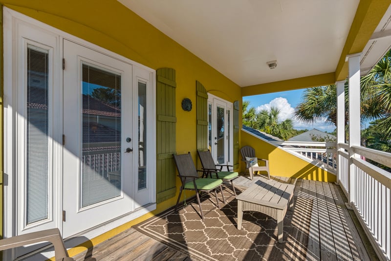 Coconut Cv - 2nd Floor King and Queens Private Balcony