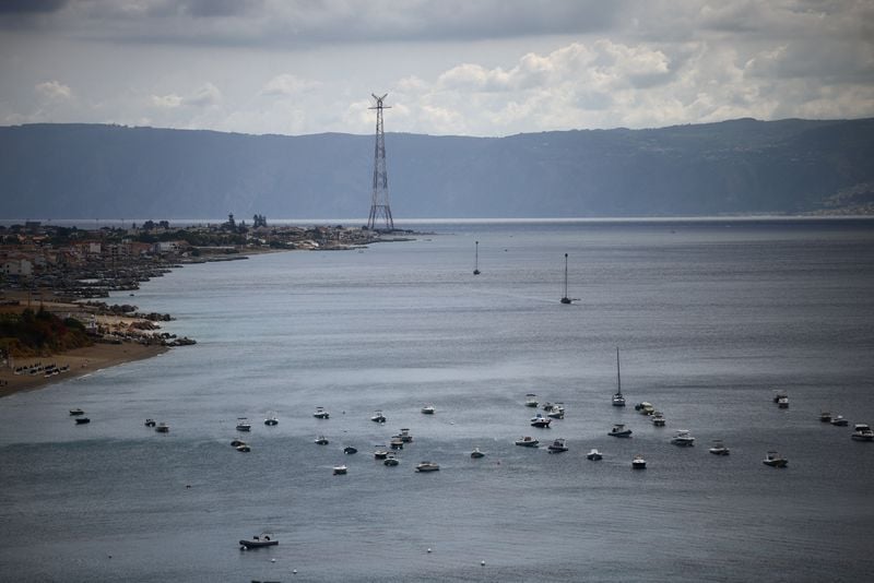 Image for Factbox-Key facts about landmark Sicily bridge project