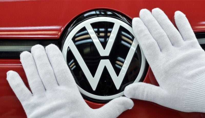 Image for Volkswagen and Porsche recall over 500,000 US vehicles with rearview camera glitch