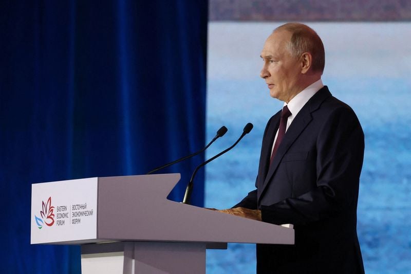 Image for Putin says foreign troops in Ukraine would be legitimate targets