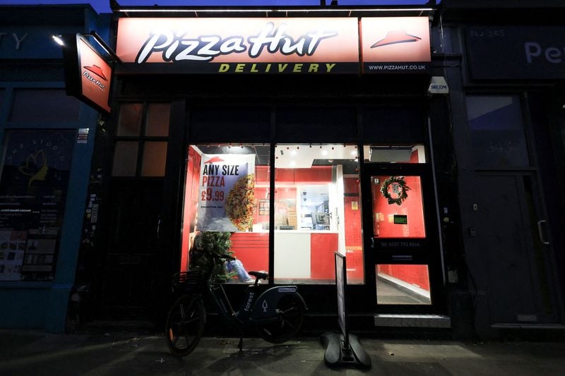 Image for Pizza Hut UK to close 68 restaurants, 1,210 jobs to go