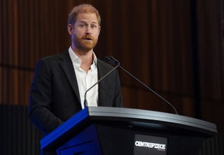 Image for Prince Harry praises Australia's leadership on social media ban as Meghan tells of online bullying