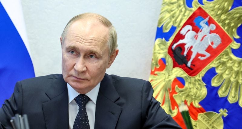 Image for Kremlin says Putin and Zelenskiy can only meet as final step to clinch a peace deal