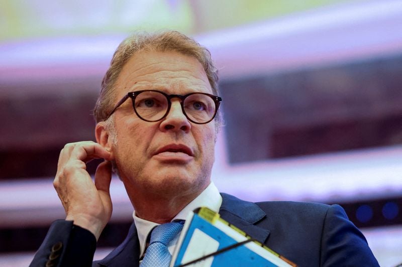 Image for Deutsche Bank chief faces scrutiny about role in risky trades over a decade ago