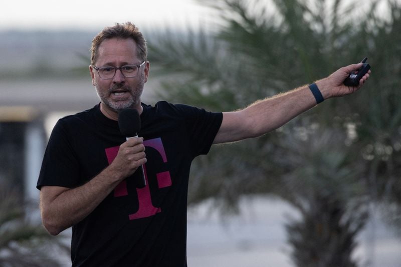 Image for T-Mobile US boss set to leave post early, Handelsblatt newspaper reports